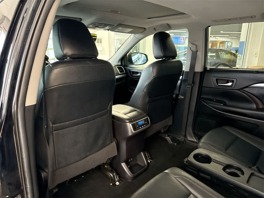 Thumbnail: 2019 Toyota Highlander - 19