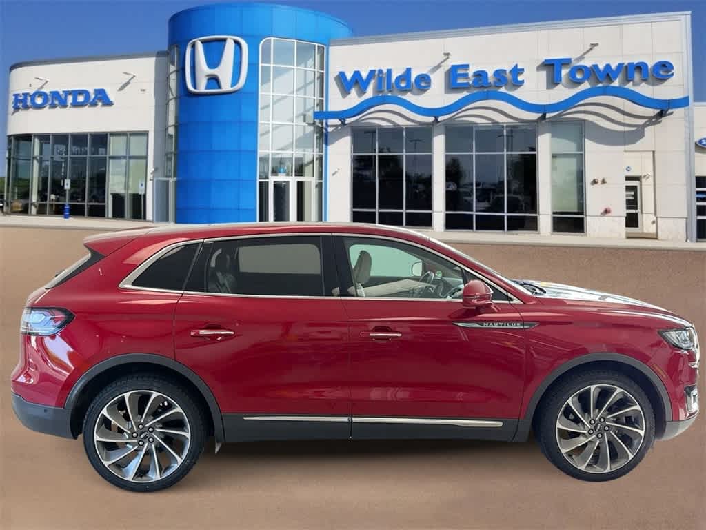 Thumbnail: 2020 Lincoln Nautilus - 9
