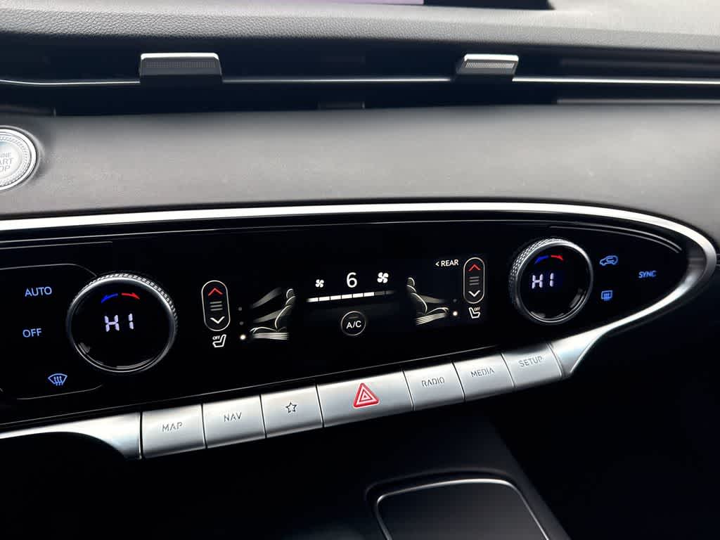 Thumbnail: 2023 Genesis GV70 - 21