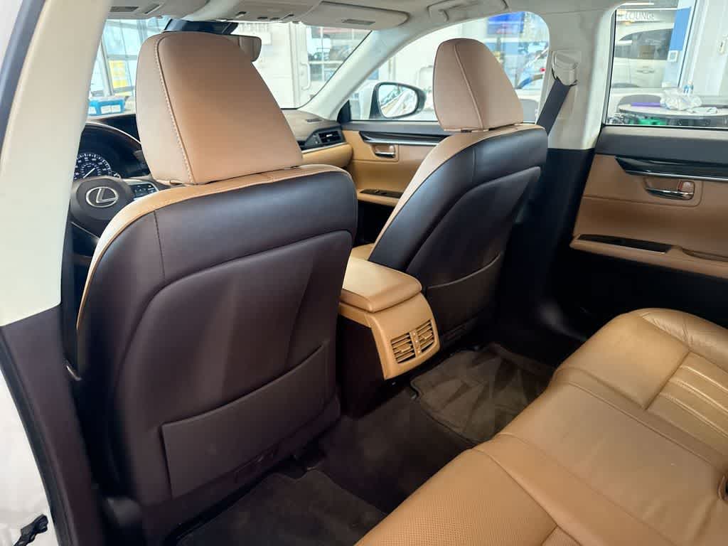 Thumbnail: 2018 Lexus ES - 20