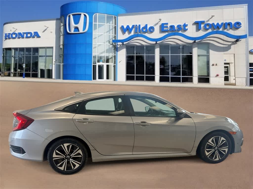 Thumbnail: 2017 Honda Civic - 9