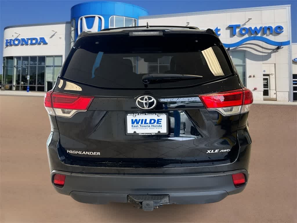 Thumbnail: 2019 Toyota Highlander - 7