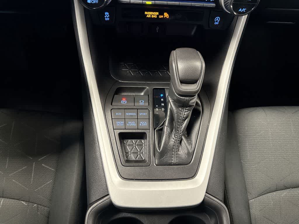 Thumbnail: 2021 Toyota RAV4 - 32