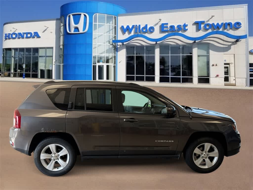 Thumbnail: 2017 Jeep Compass - 9