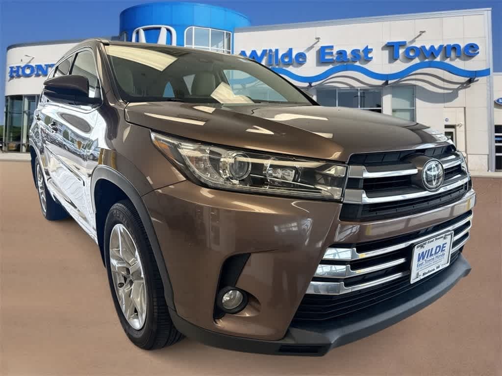 Used 2018 Toyota Highlander Limited V6 SUV