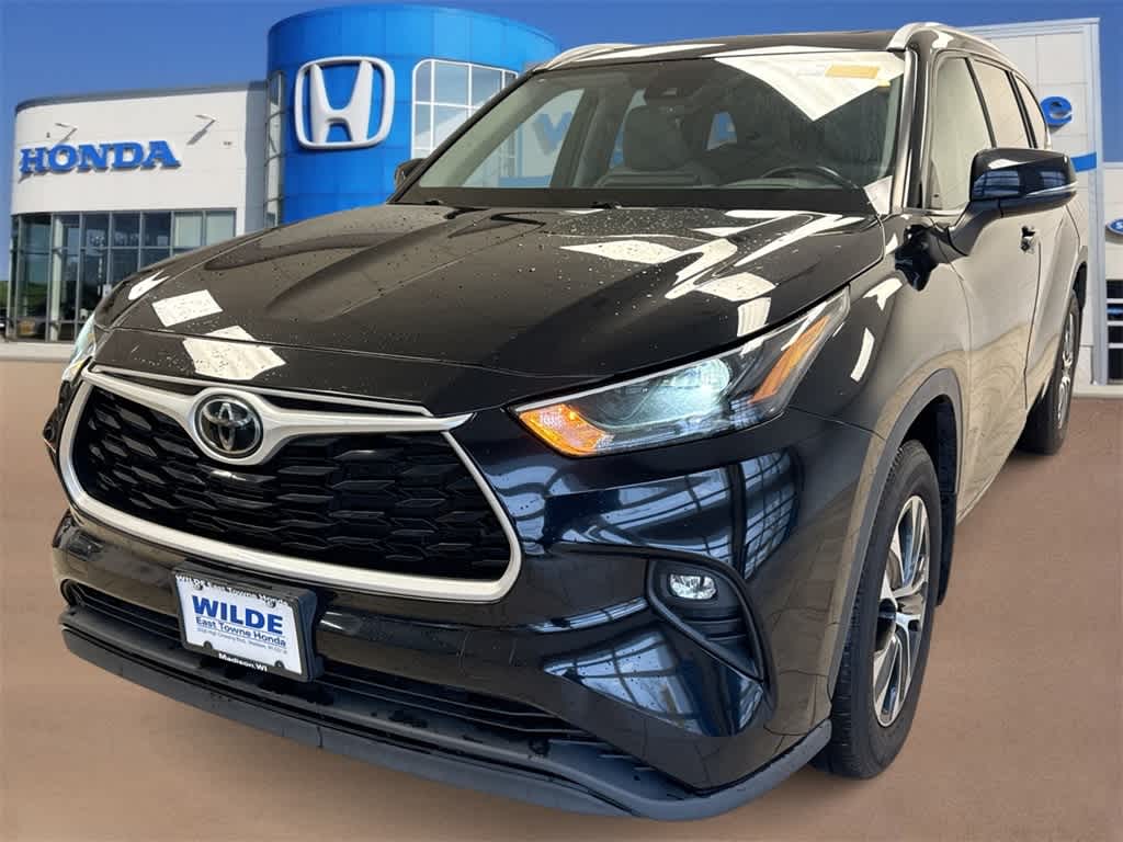Thumbnail: 2022 Toyota Highlander - 1