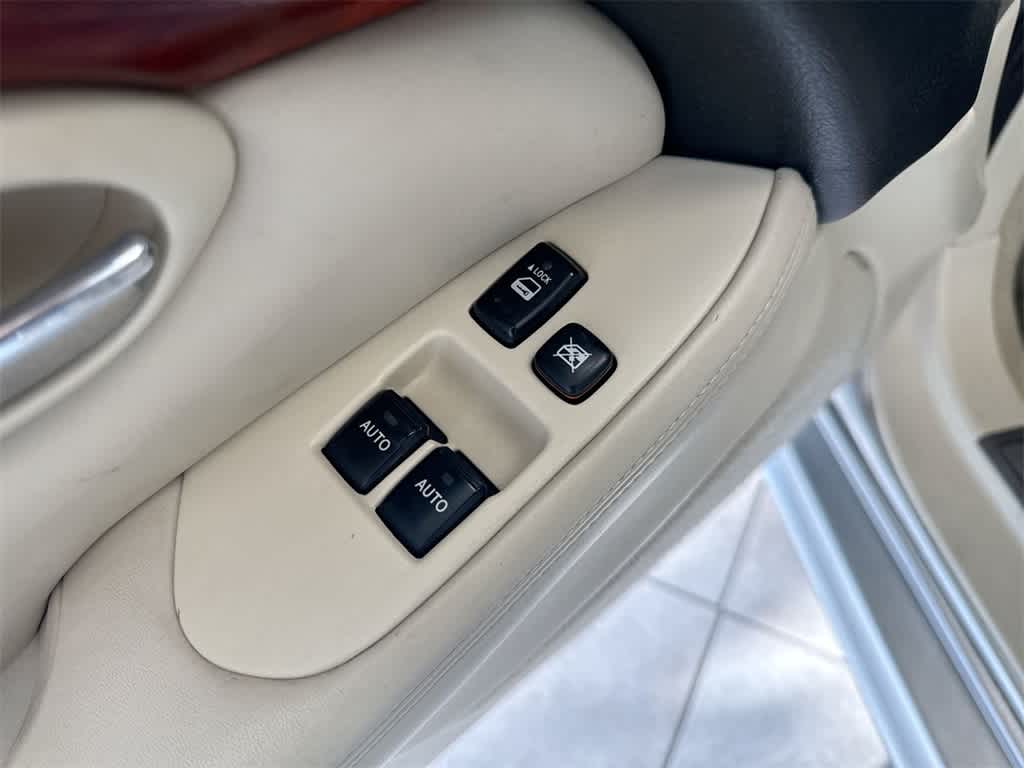 Thumbnail: 2006 Lexus SC - 17