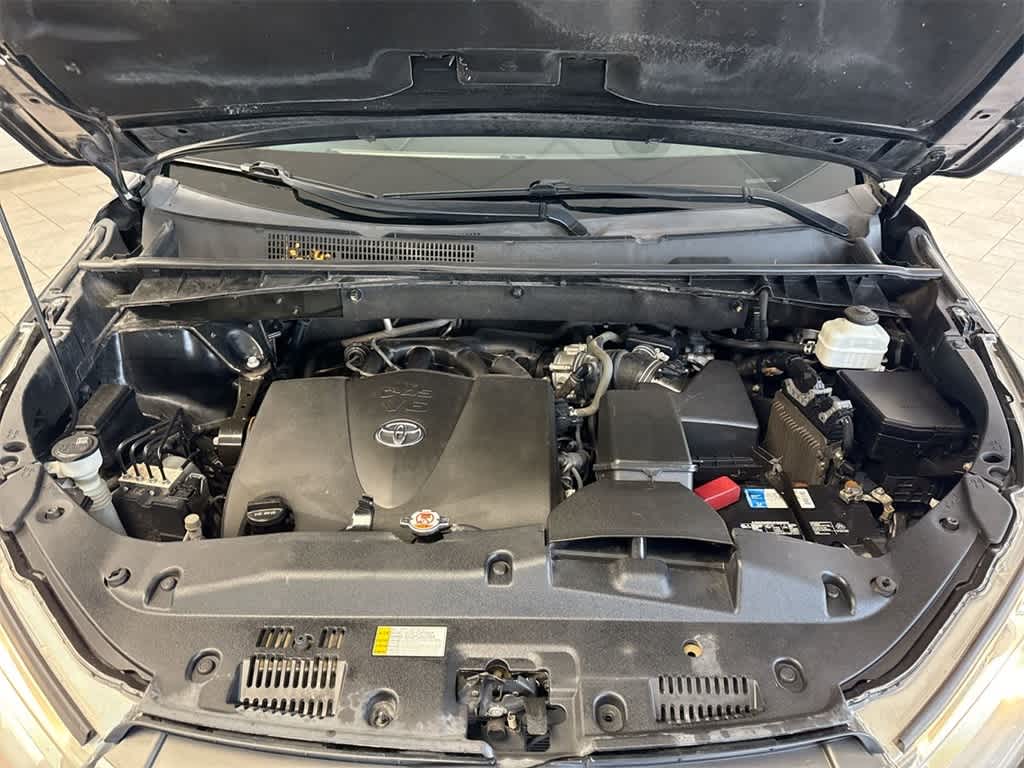 Thumbnail: 2019 Toyota Highlander - 15