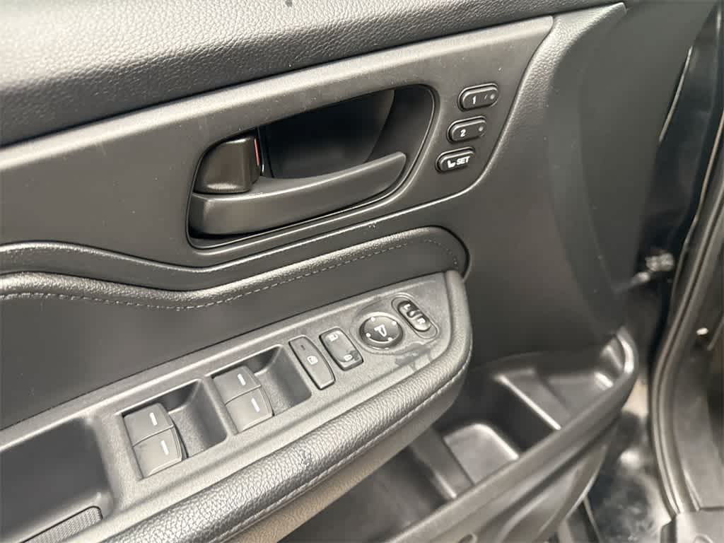 Thumbnail: 2021 Honda Odyssey - 17