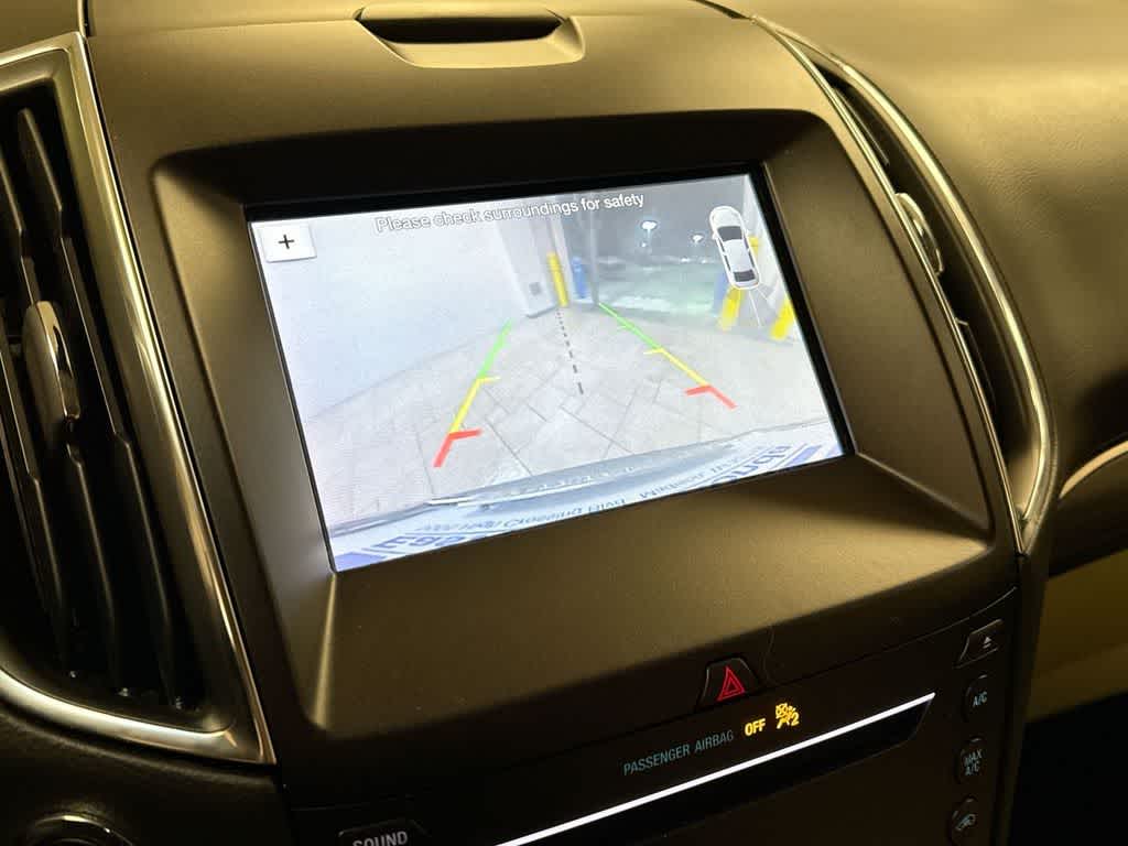 Thumbnail: 2019 Ford Edge - 31