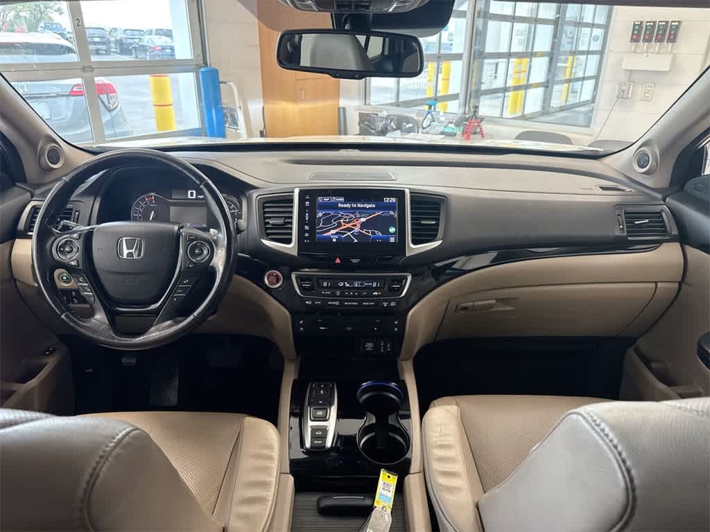 Thumbnail: 2018 Honda Pilot - 16