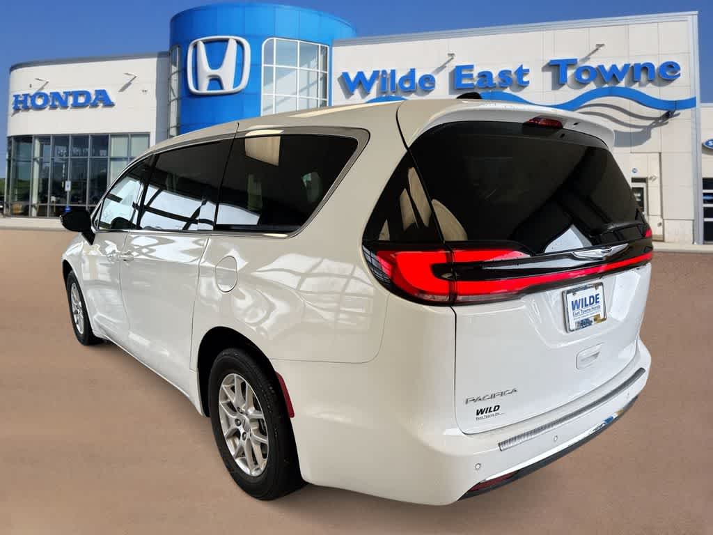 Thumbnail: 2025 Chrysler Pacifica - 6