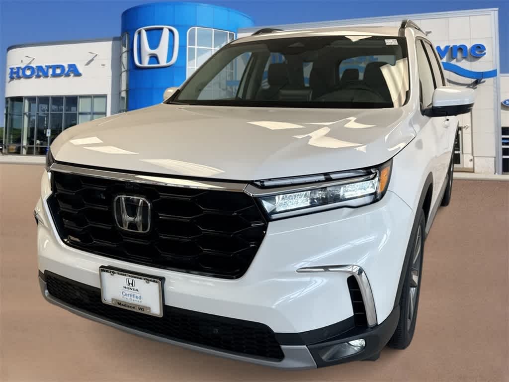 2025 Honda Pilot Elite's photo