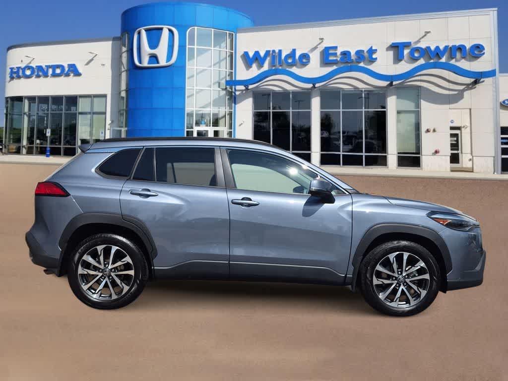 2023 Toyota Corolla Cross XLE - Photo 9