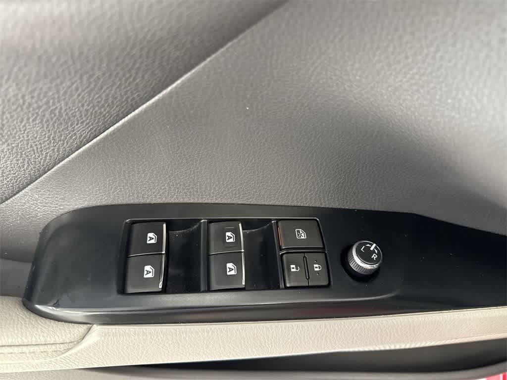 2019 Toyota Camry XSE 18