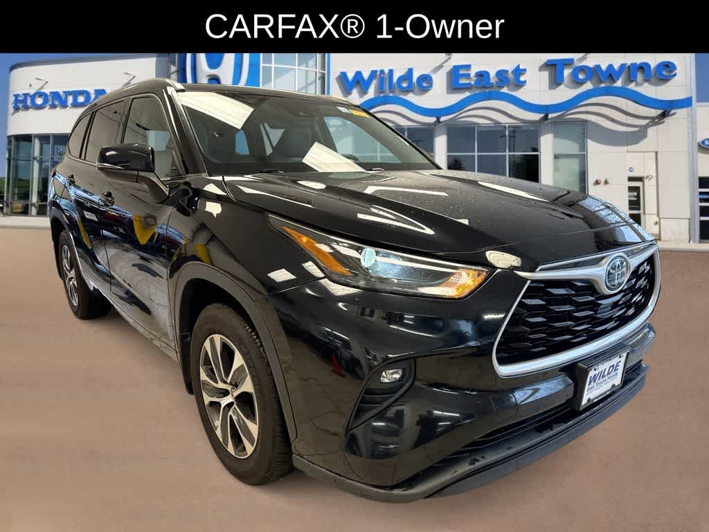 Thumbnail: 2022 Toyota Highlander - 2