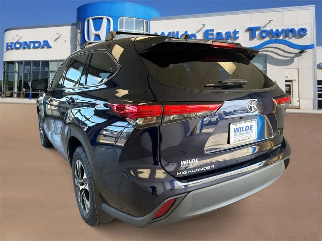 Thumbnail: 2022 Toyota Highlander - 6