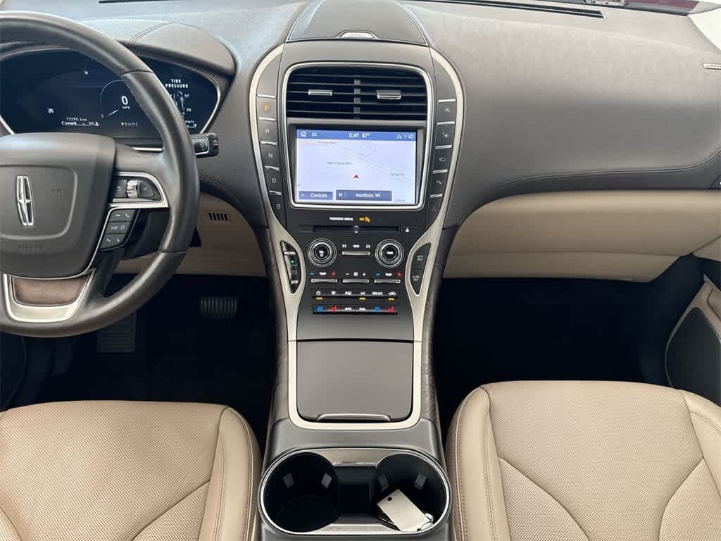 Thumbnail: 2020 Lincoln Nautilus - 29