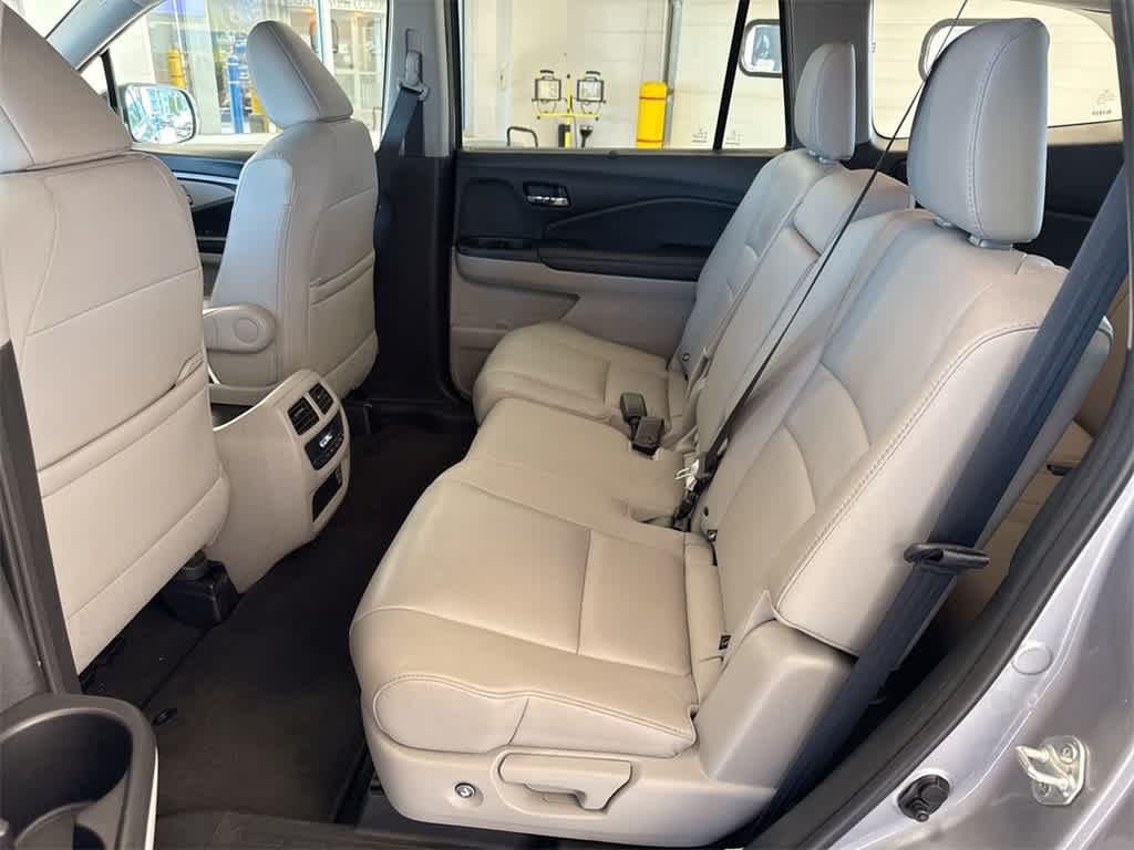 Thumbnail: 2022 Honda Pilot - 21