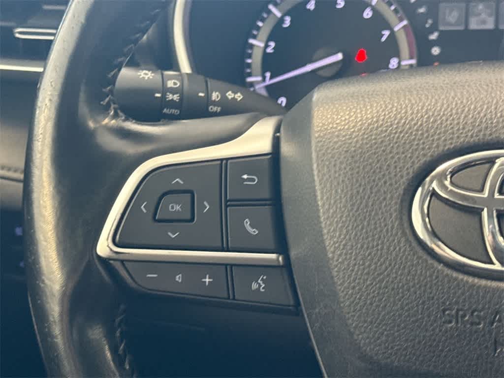 Thumbnail: 2022 Toyota Highlander - 26