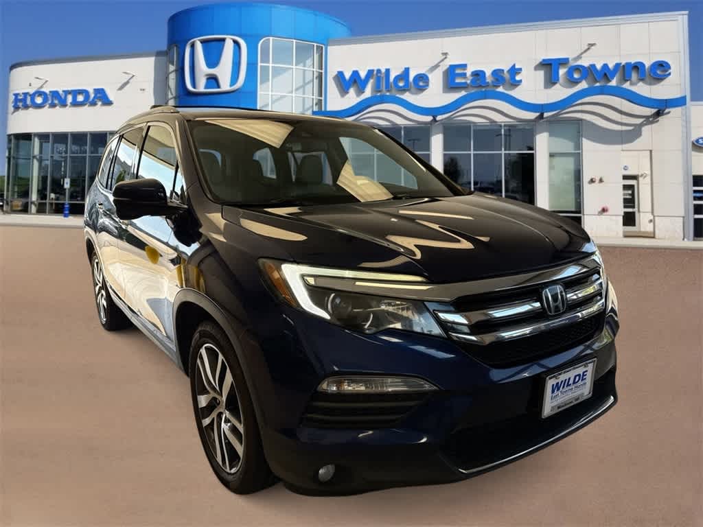 2016 Honda Pilot Touring photo 2