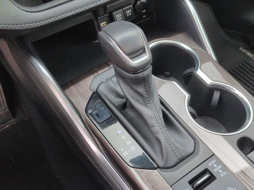 Thumbnail: 2020 Toyota Highlander - 35