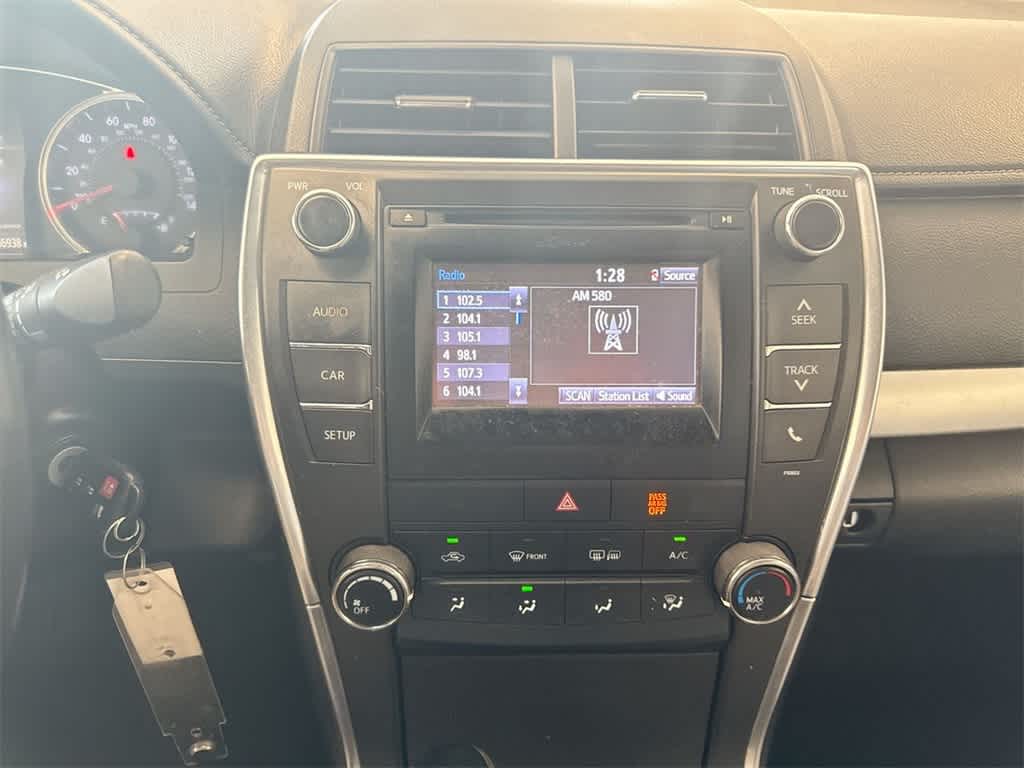 Thumbnail: 2015 Toyota Camry - 31