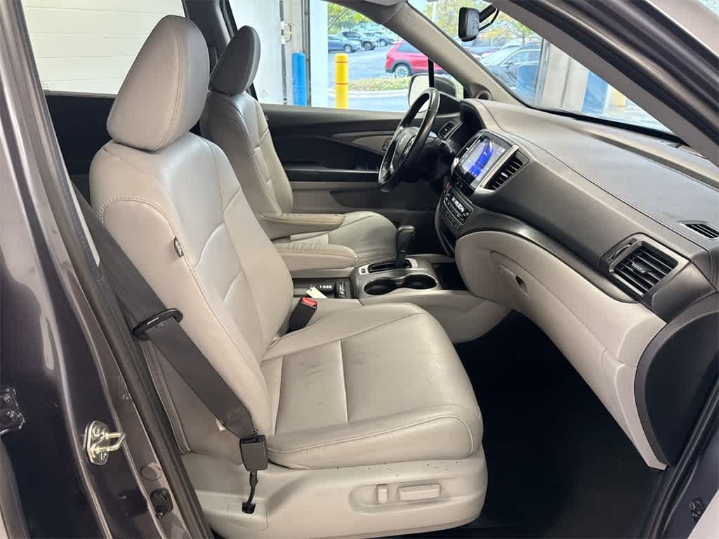 Thumbnail: 2016 Honda Pilot - 24