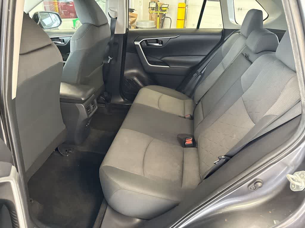 Thumbnail: 2019 Toyota RAV4 - 21