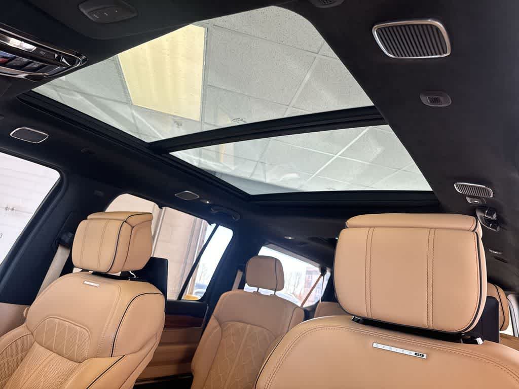 Thumbnail: 2023 Jeep Grand Wagoneer L - 22