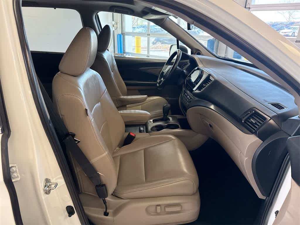 Thumbnail: 2019 Honda Pilot - 24