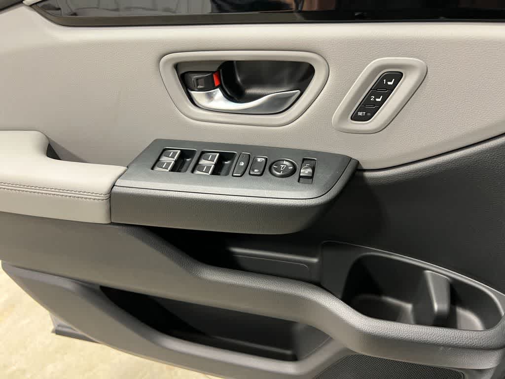 Thumbnail: 2025 Honda Pilot - 15