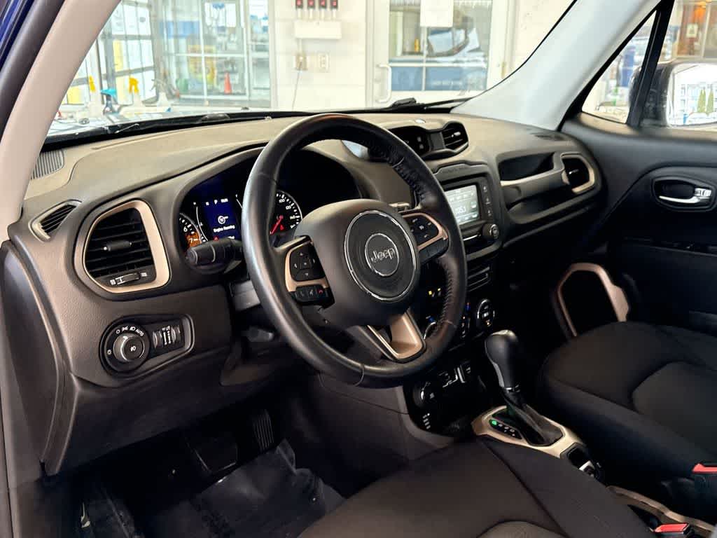 Thumbnail: 2016 Jeep Renegade - 10