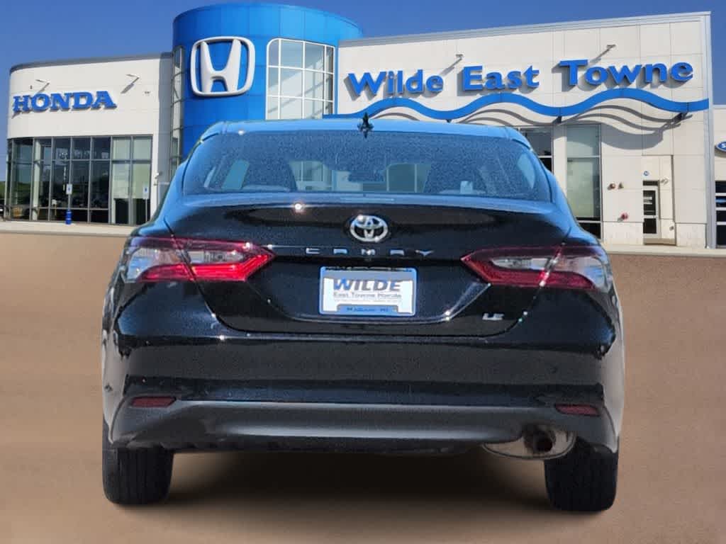 2021 Toyota Camry LE - Photo 7
