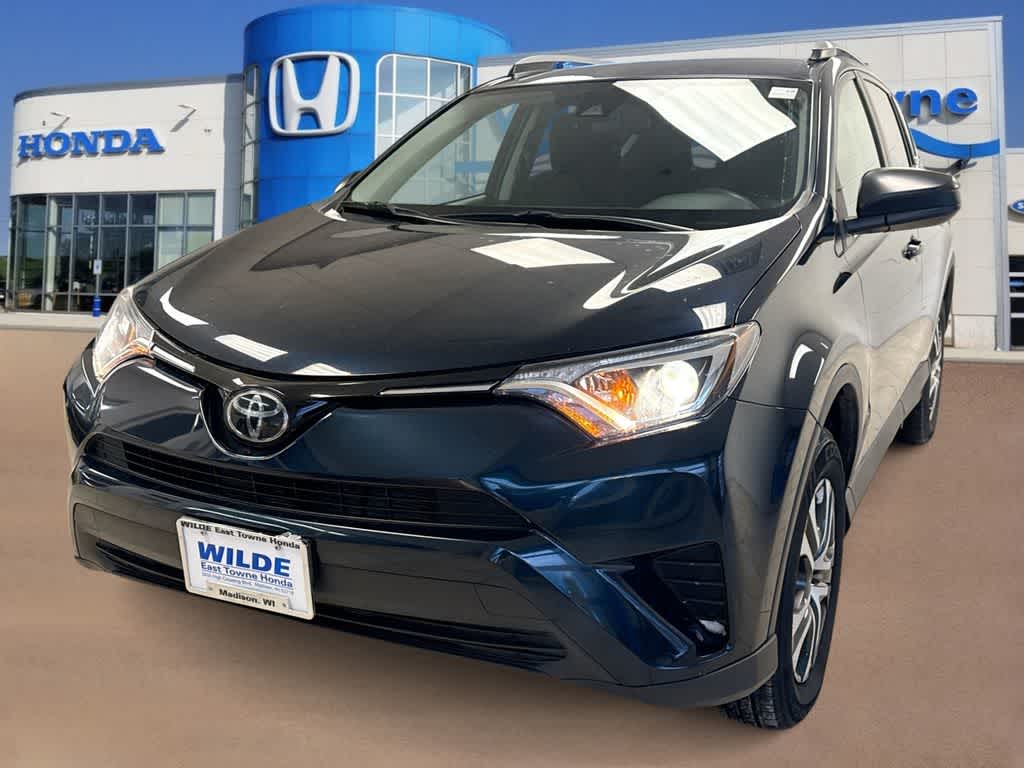 Thumbnail: 2018 Toyota RAV4 - 4