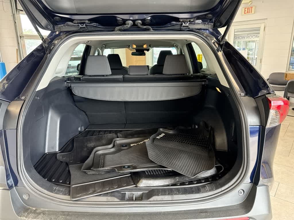 Thumbnail: 2020 Toyota RAV4 - 34