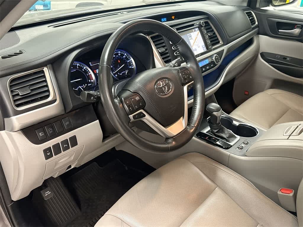 Thumbnail: 2018 Toyota Highlander - 10