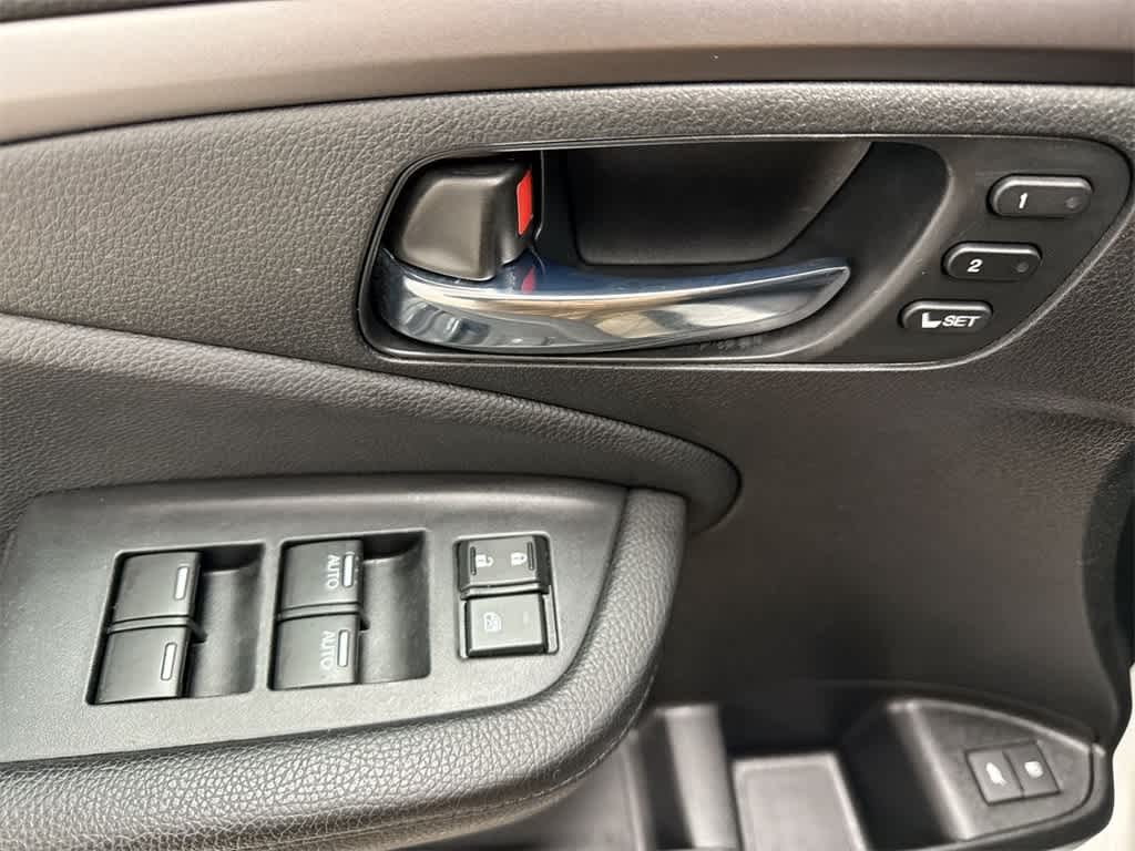 Thumbnail: 2022 Honda Pilot - 18