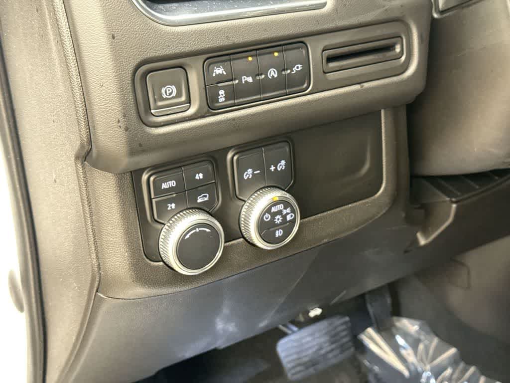 Thumbnail: 2021 GMC Yukon XL - 38