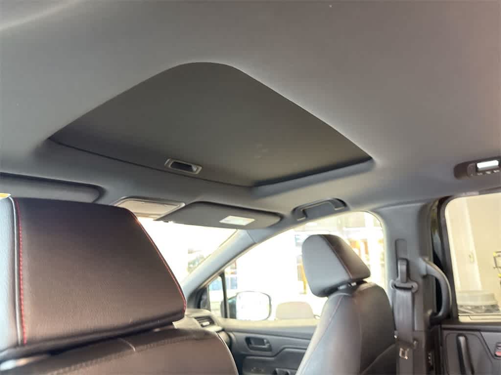 Thumbnail: 2023 Honda Odyssey - 20