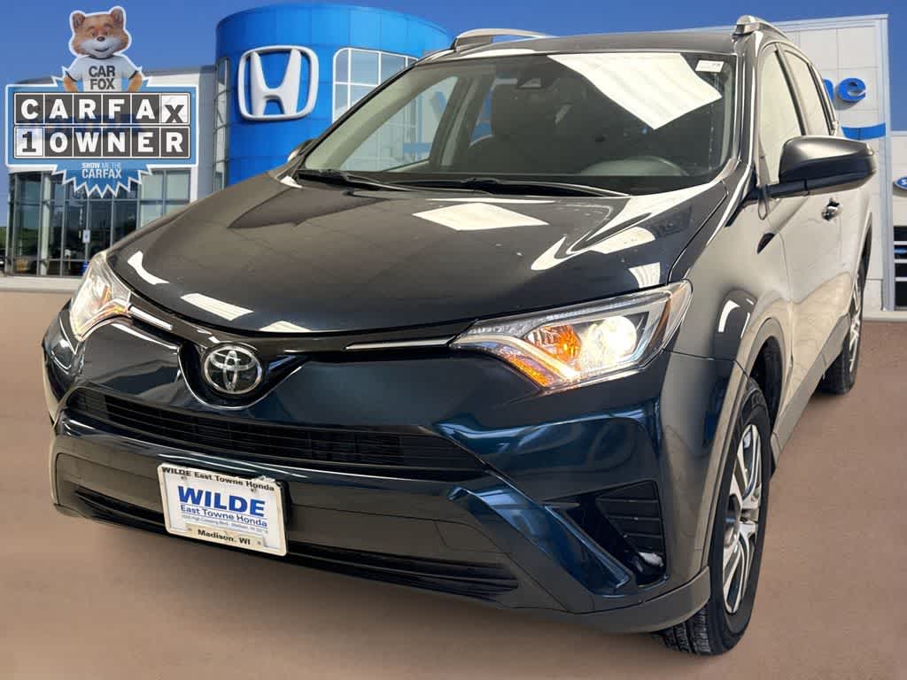 2018 Toyota RAV4 LE -
                  Madison, WI