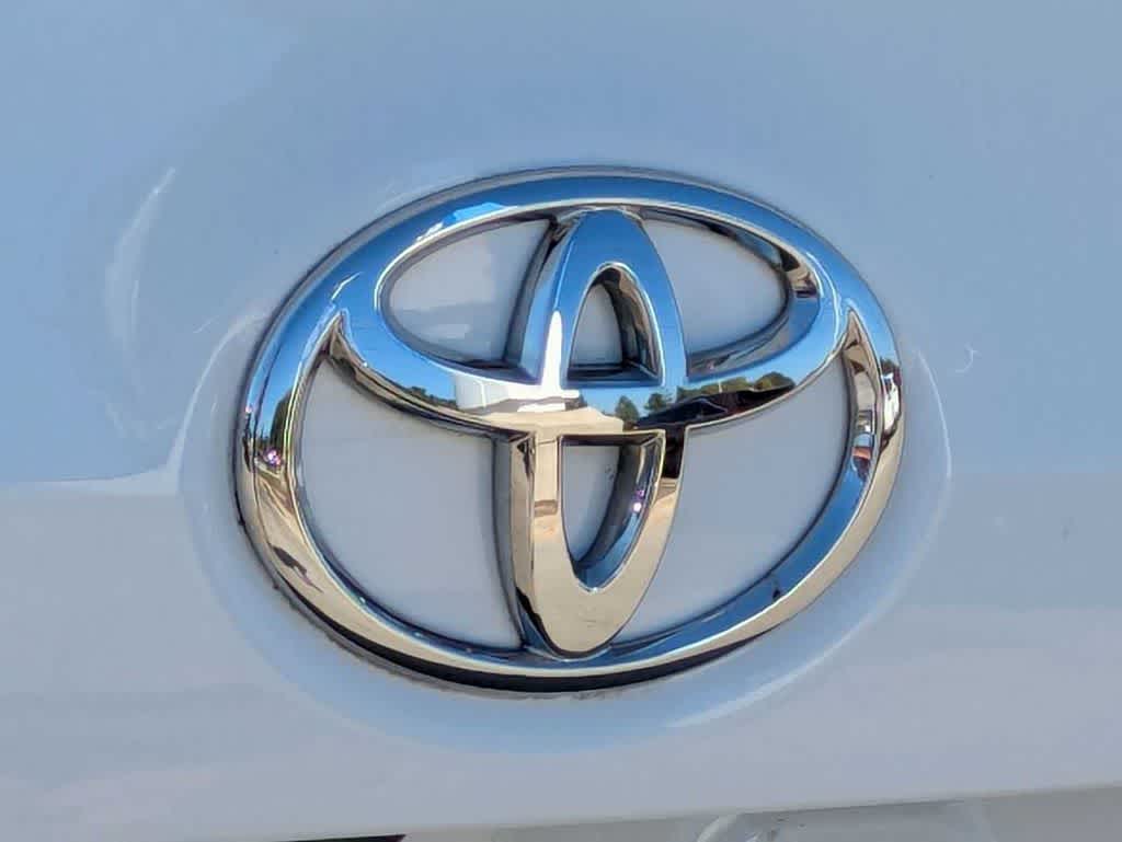 Thumbnail: 2015 Toyota Corolla - 10