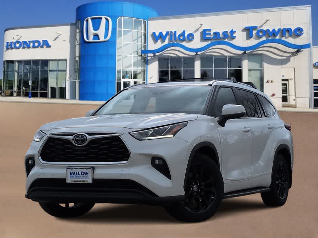Thumbnail: 2020 Toyota Highlander - 1