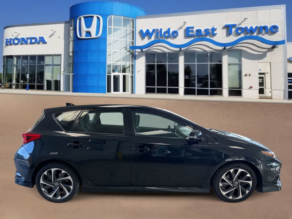 Thumbnail: 2017 Toyota Corolla iM - 9