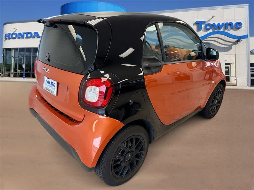 Thumbnail: 2016 smart fortwo - 8