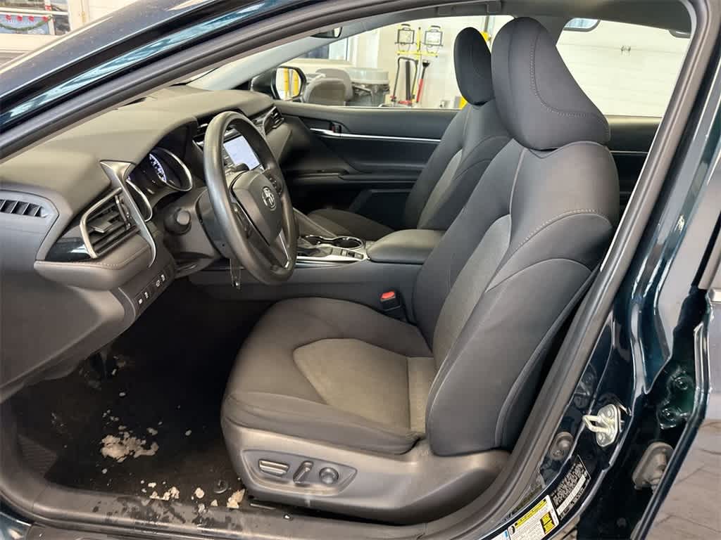 Thumbnail: 2020 Toyota Camry - 16