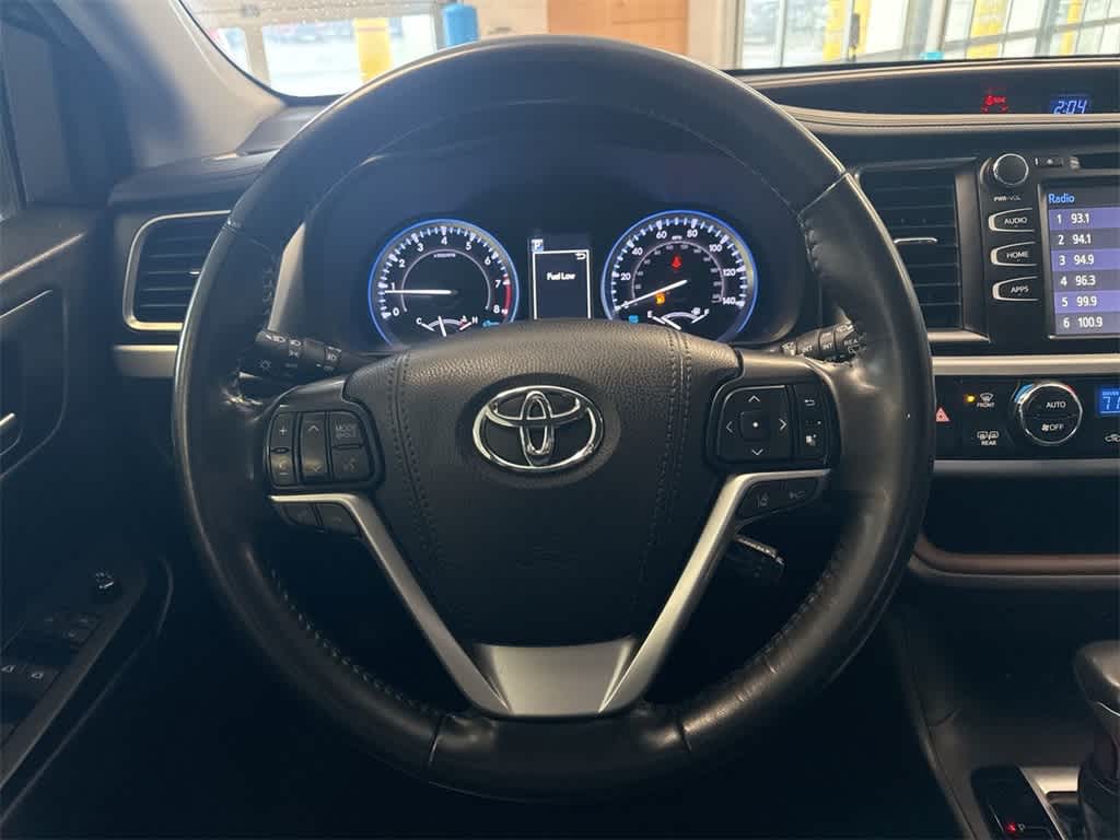 Thumbnail: 2019 Toyota Highlander - 25