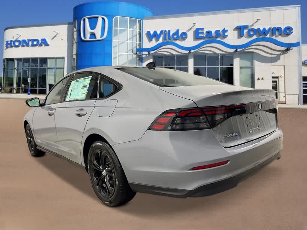 2025 Honda Accord SE photo 3