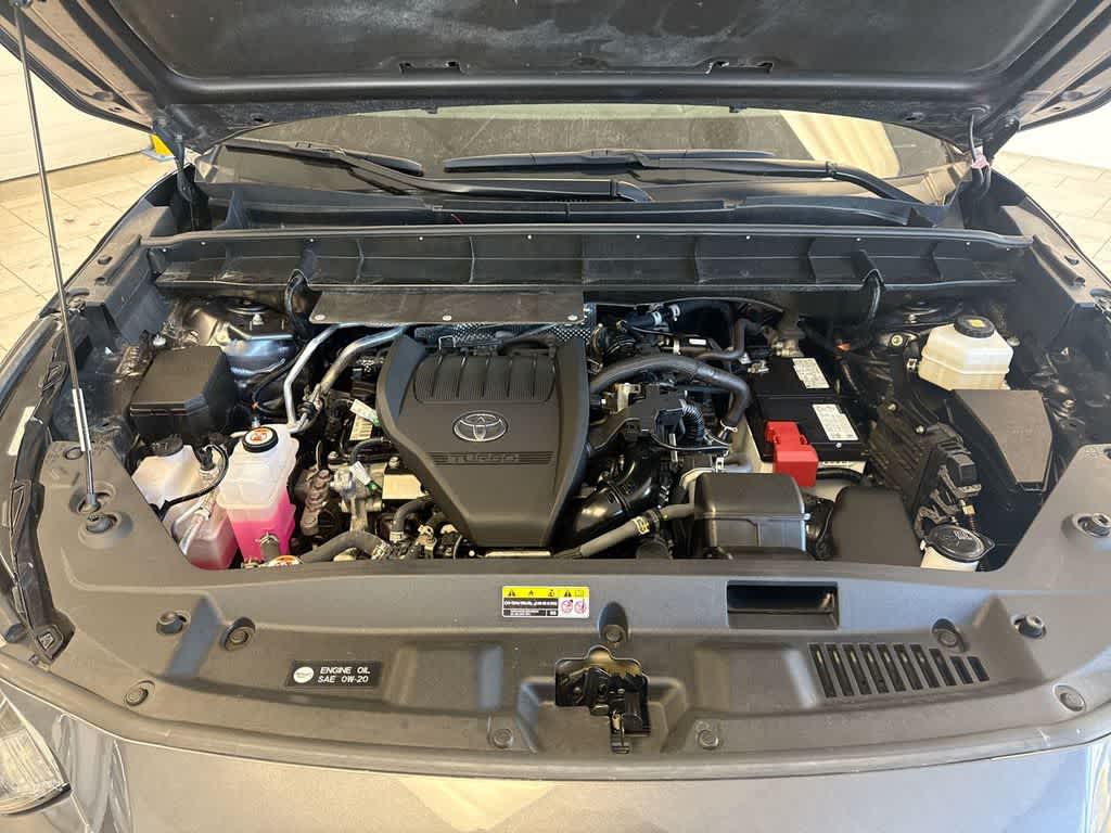 Thumbnail: 2023 Toyota Highlander - 15