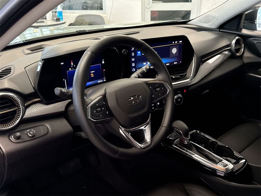 Thumbnail: 2024 Chevrolet Trax - 10